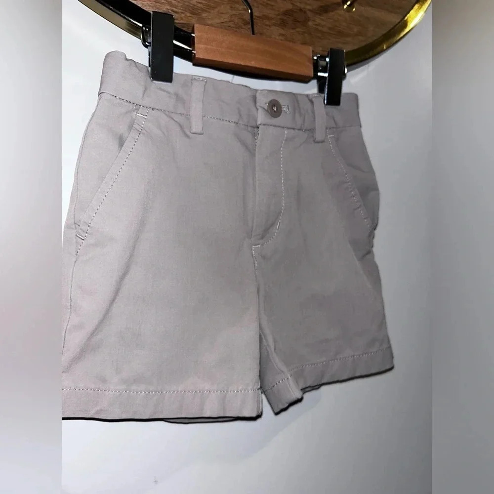 Vineyard Performance  Size 3T Shorts​
